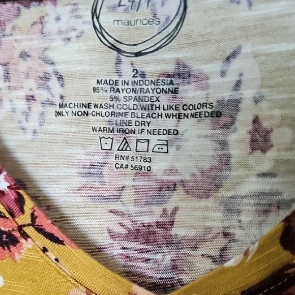 Maurices 24/7 Plus Size 2X Yellow Floral V Neck Sleeveless Airy Stretch Top - Picture 2 of 5